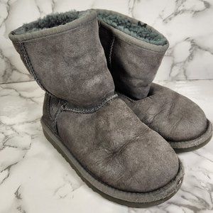 UGG AUSTRALIA Unisex Youth 2 Classic Short 5251 Gray Suede Sheepskin Boots